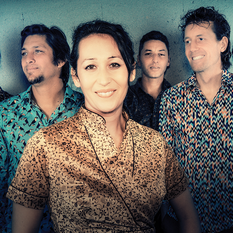 Amelie Les Crayons Chante Avec les Doigts de l'Homme - Photo carré