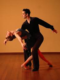 D'où vient la salsa (danse) : origines, histoire et influences - Viviarto Pro
