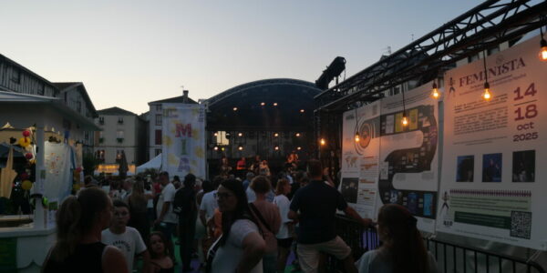 Photo de la place de la république lors d'un concert